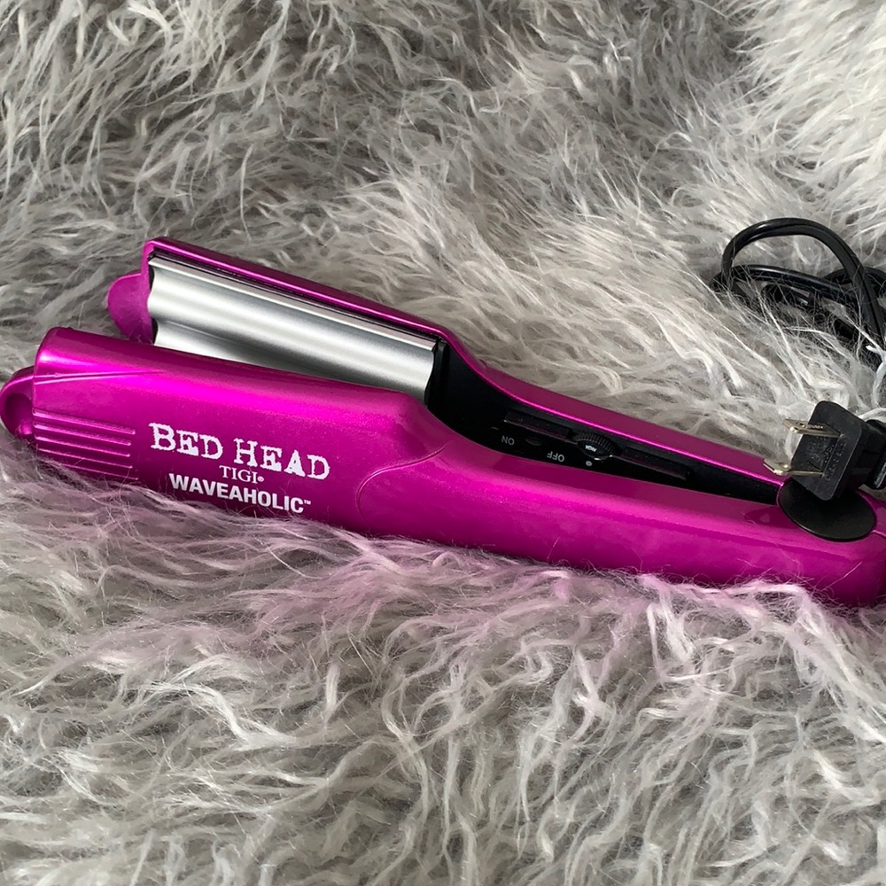 BedHead Waveaholic tight waves styling tool
